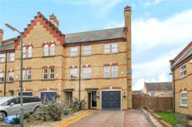 4 Bedroom End of Ter...